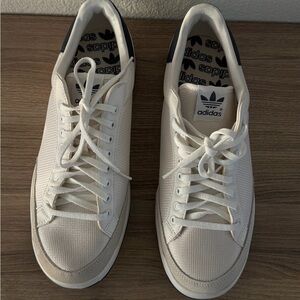 Adidas Men's Cream Sneakers